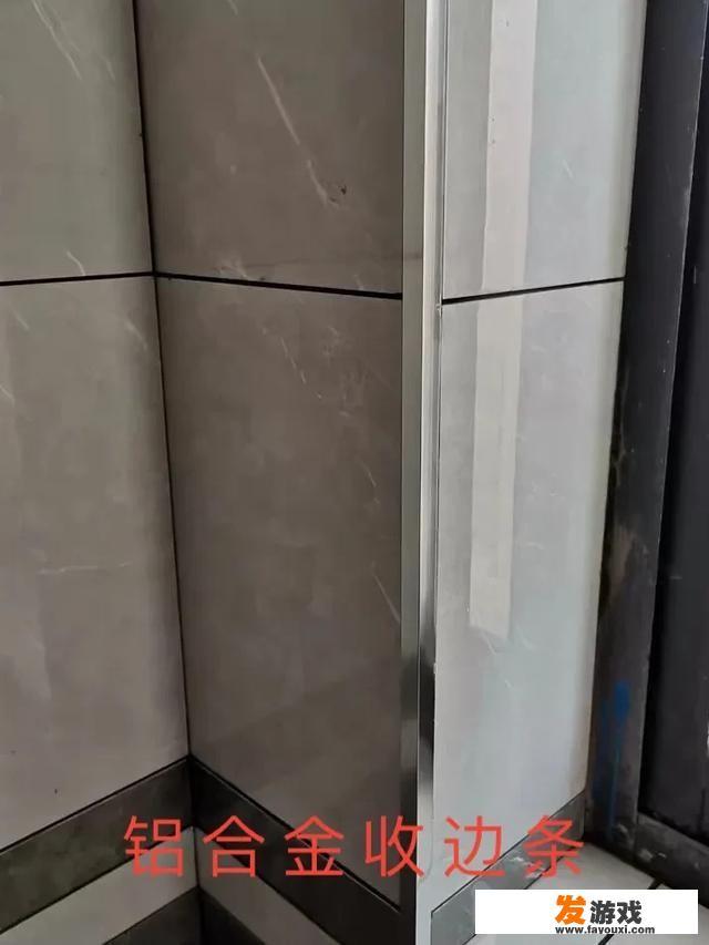 急，贴砖师傅私自用护角的方式贴了厨卫墙砖，还说这样比倒角好，个人感觉这样并不好看，是这样吗