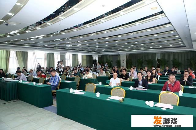 举办大型活动时如何进行现场拍摄？