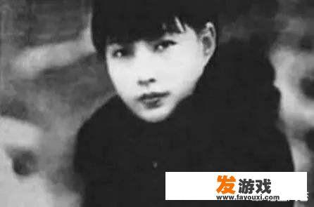 黄金荣为什么要和老婆离婚？