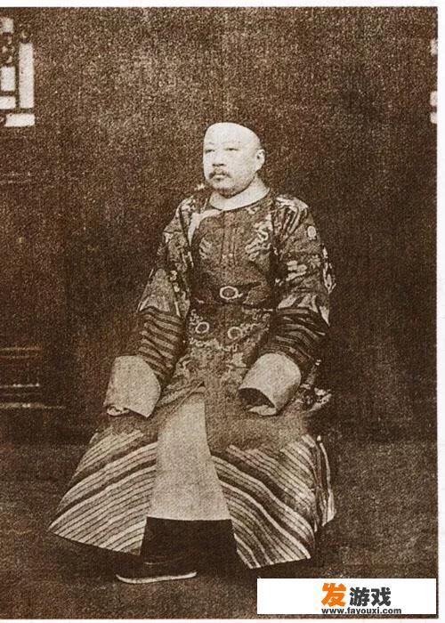 韦小宝  明珠 索额图谁官职大？
