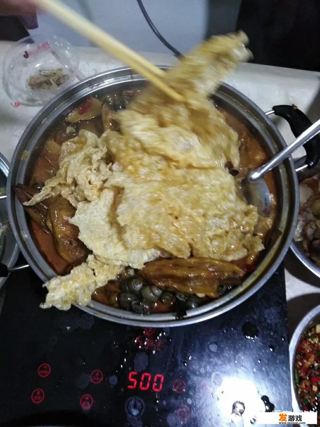 麻辣毛蛋游戏怎么过关？