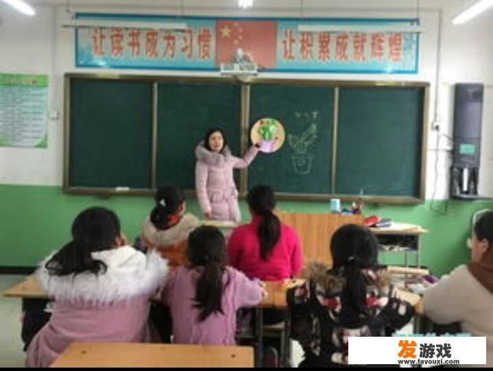 如何钉钉直播上课摸鱼？