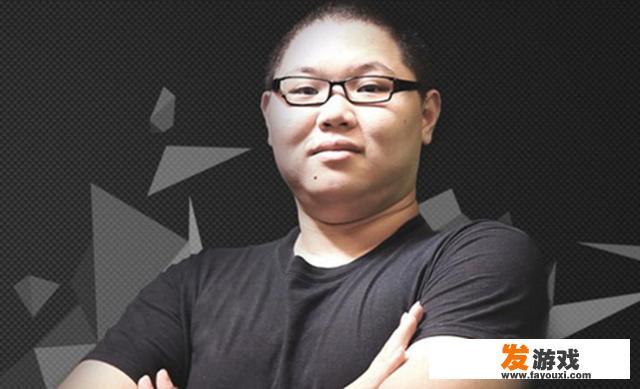 PDD晒天价新主机，V8跑车造型伴有活塞散热，水友：“顶我3年工资”，你有何看法？