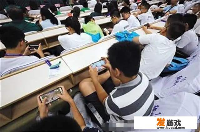 李星云为什么害张子凡母亲？