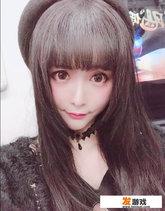 LOL解说管泽元被曝“靠女上位”，被游戏圈女大佬开撕，是怎么回事？