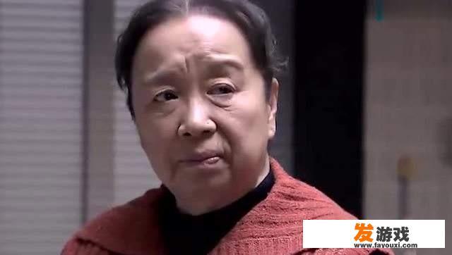 老婆每天坐在家里玩游戏15个小时以上，一天什么事都不做，算不算游戏瘫痪？