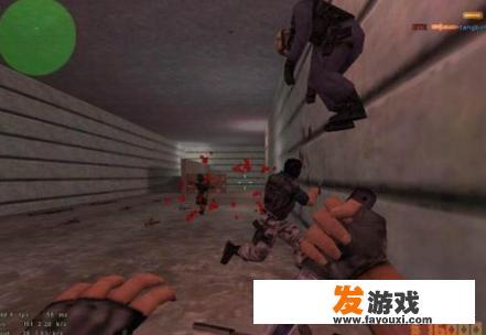 如何在游戏里激怒对方呢？让他打我？