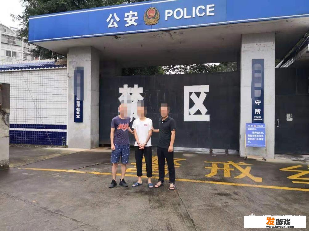 印度摩托车游戏怎么才能召唤警车？