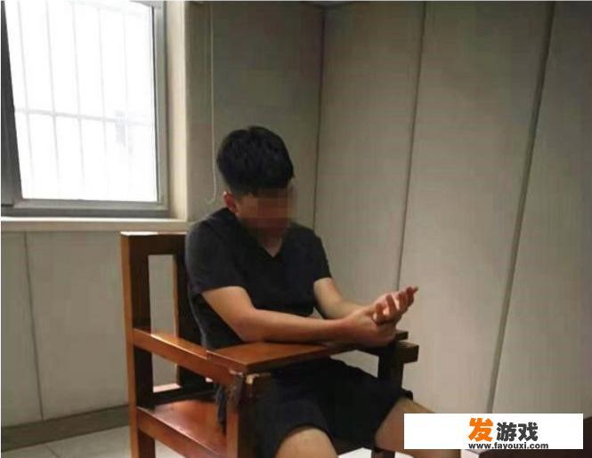 印度摩托车游戏怎么才能召唤警车？