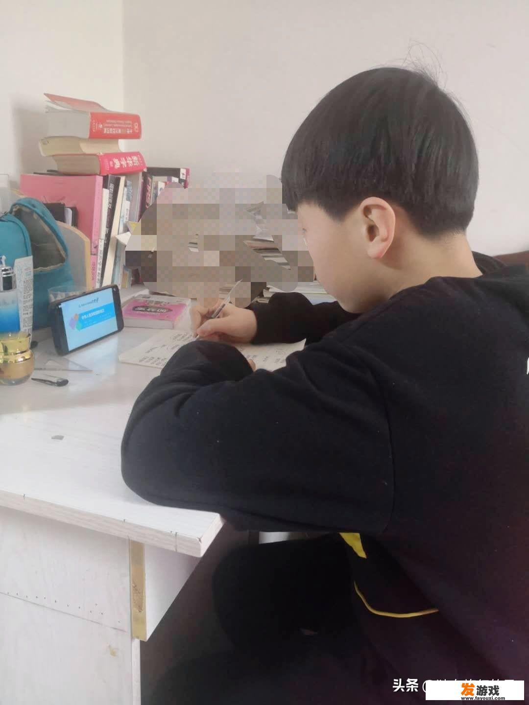 宁愿停学停课半年，也不愿孩子借着网课的名义打游戏，你同意吗？