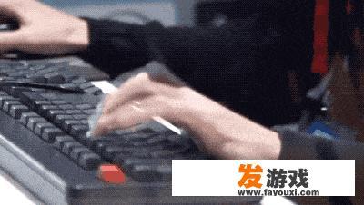 职业选手Faker练手速玩小游戏是否有用？