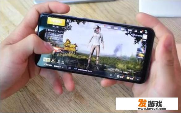 手机玩游戏总是卡是怎么回事？
