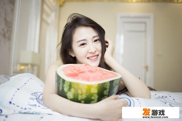 鲜果美眉的人像摄影作品怎么拍？老师们有什么构图思路和摄影技巧吗？可以分享一下吗？