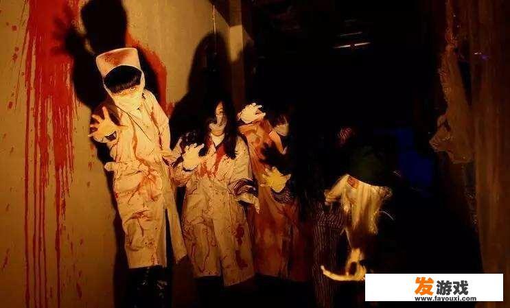 我想和同学去鬼屋探险，需要什么准备吗？