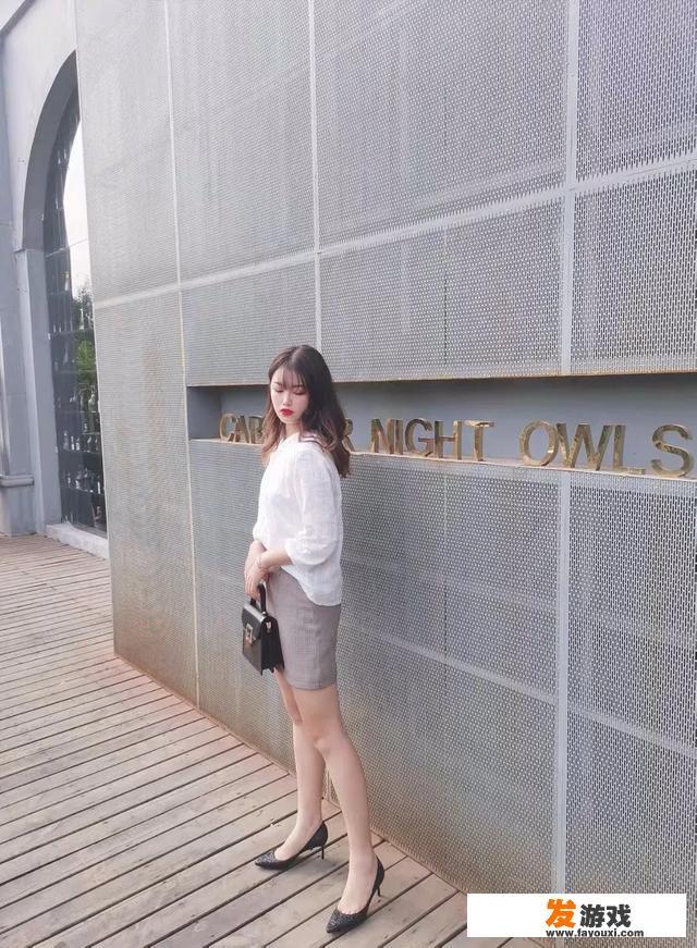 大胸妹怎么穿衣服？