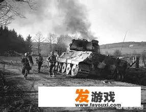 二战时苏德两国不用飞机打坦克而用坦克集群决战吗，为什么？