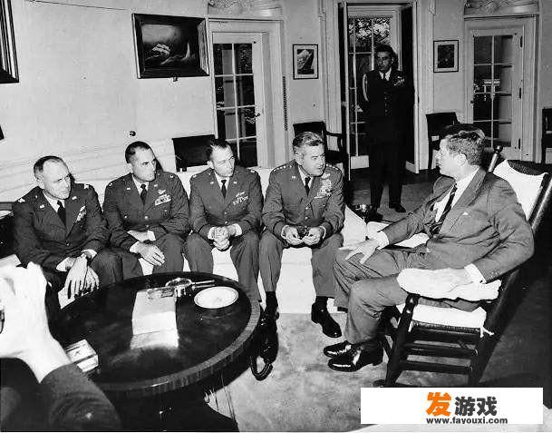 古巴危机时如果苏联不撤走导弹，美国会直接对苏联动武吗？为什么？