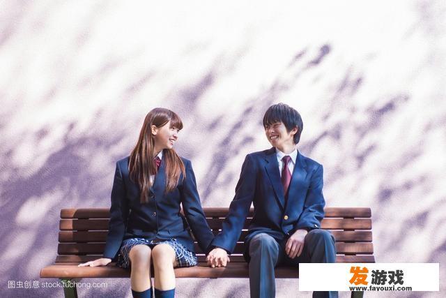 男生控制女生的行为叫什么？